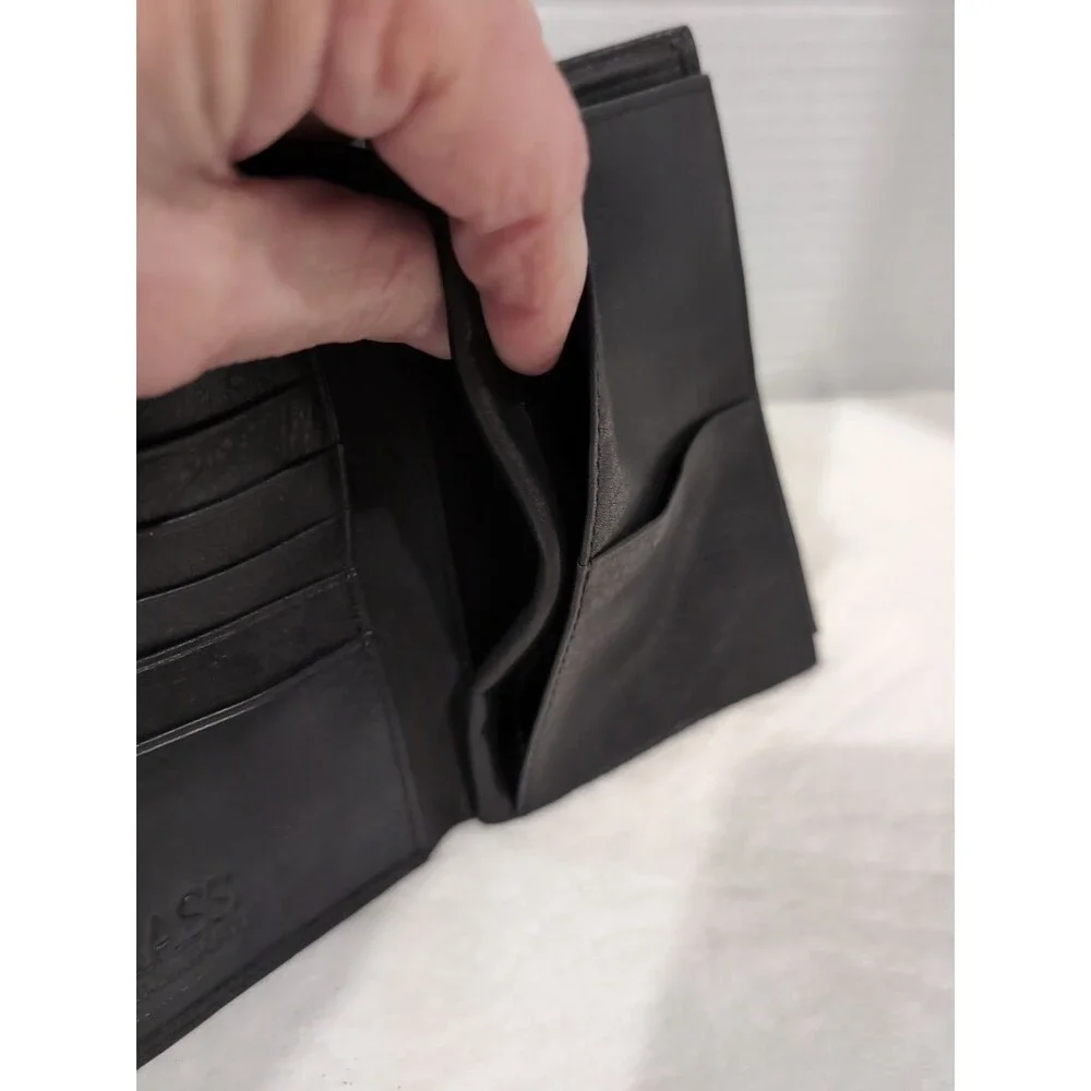 G.H.BASS SOFT LEATHER PASSPORT WALLET CREDIT CARD/CASH/ID/ PASSPORT